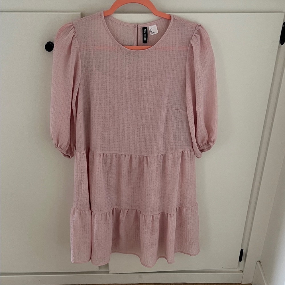 Never been worn H&M Tiered Puff-Sleeve Mini Dress - Light Pink